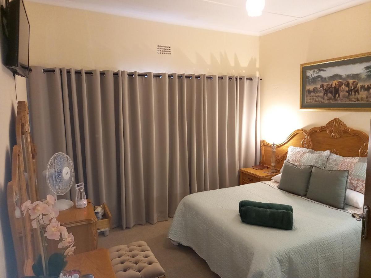 Mitat Guesthouse Beaufort West Dış mekan fotoğraf