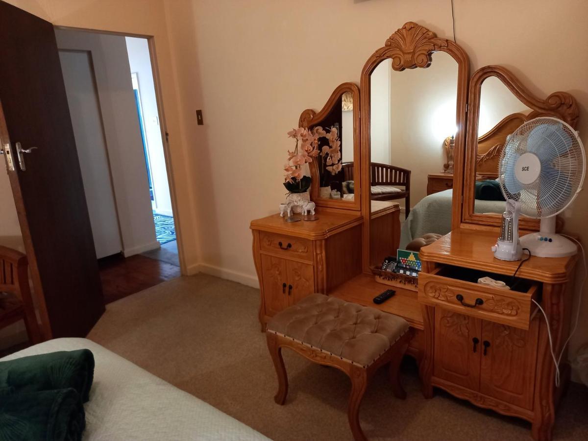 Mitat Guesthouse Beaufort West Dış mekan fotoğraf